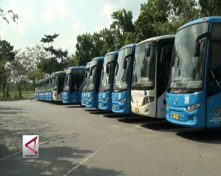 (Antara)-Pemerintah Kota Pekanbaru mendapatkan hibah 25 unit bus untuk memp...