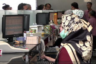 Masyarakat diimbau tidak panik hadapi pelemahan rupiah