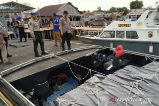 Polda Babel gagalkan penyelundupan ribuan botol miras ilegal (Video)