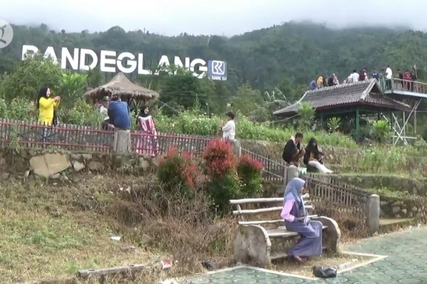 Wisata Saung Biru Menikmati Keindahan Pandeglang Dari Ketinggian