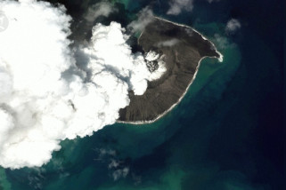 Gambaran letusan gunung berapi Tonga dari citra satelit