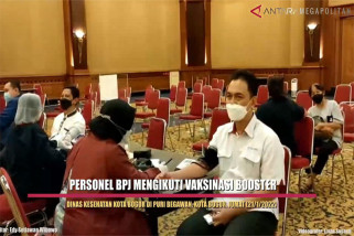 Vaksinasi penguat petugas publik Kota Bogor