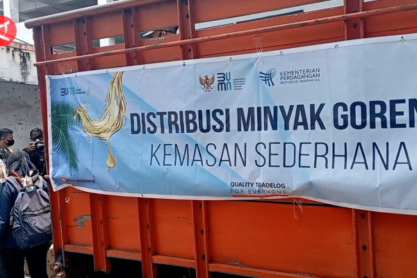 PPI Distribusikan 5.000 liter minyak goreng ke pedagang Kota Madiun