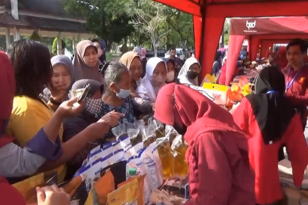 Ada pasar murah setiap hari Jumat di Kabupaten Ngawi