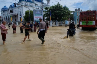 Banjir di Aceh Utara mulai genangi Jalan Lintas Medan-Banda Aceh