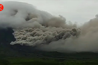 Awan panas Gunung Semeru capai 6 kilometer, warga agar waspada