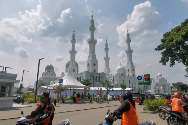 Gibran pastikan mandor Masjid Zayed lunasi utang Rp145 juta di warung