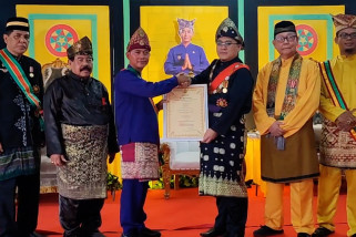 Bupati Bangka terima gelar kebangsawanan dari Kesultanan Palembang