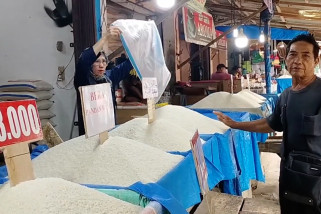 Harga naik, stok beras di Bengkulu aman