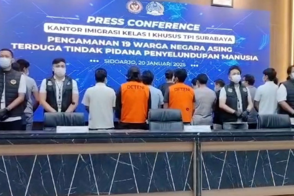 Imigrasi Surabaya gagalkan penyelundupan 17 warga Nepal tujuan Eropa