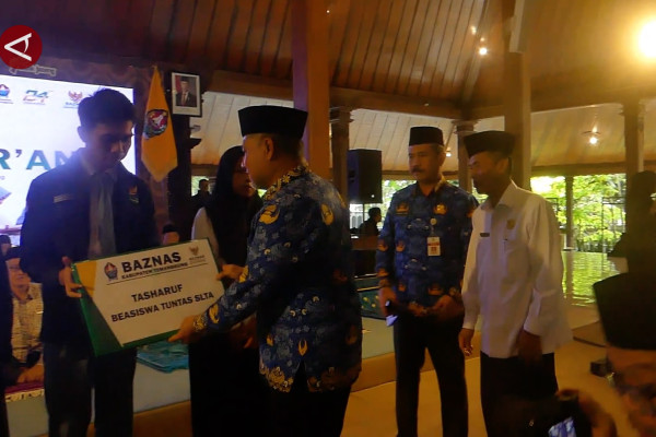 Baznas Temanggung salurkan beasiswa tuntas SLTA bagi 360 pelajar