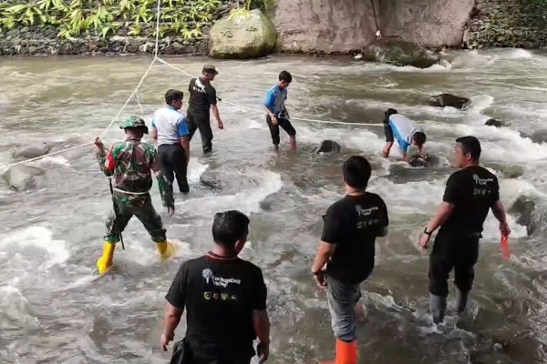 Menjaga Ekosistem melalui gerakan kali bersih Sungai Ciliwung