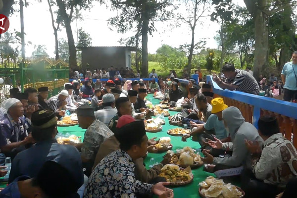 Masyarakat pantang cicipi makanan dalam tradisi Demangan