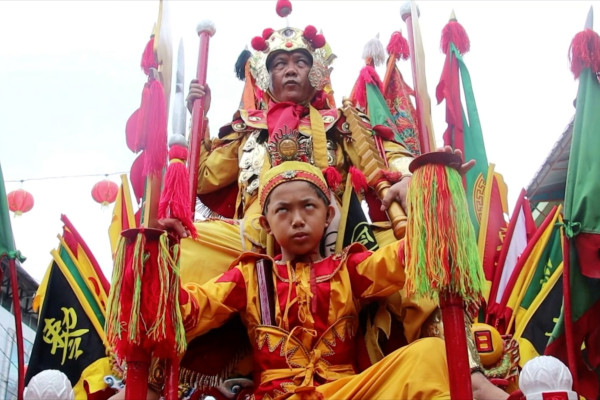 Ratusan tatung di Singkawang gelar ritual cuci jalan