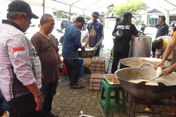 Dinsos Kalsel buka dapur umum layani warga 20 desa di Banjar