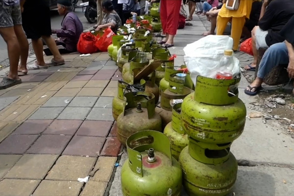 DPR: Presiden instruksikan ESDM izinkan pengecer jual LPG 3 kg