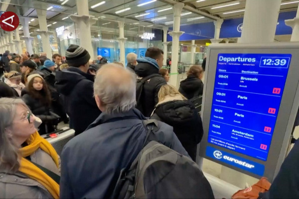 Listrik padam hentikan Eurostar rute London-Paris, penumpang terlantar