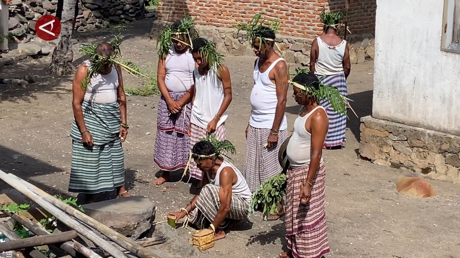 Leva Nuang ritual sakral perburuan Paus masyarakat pesisir Lamalera