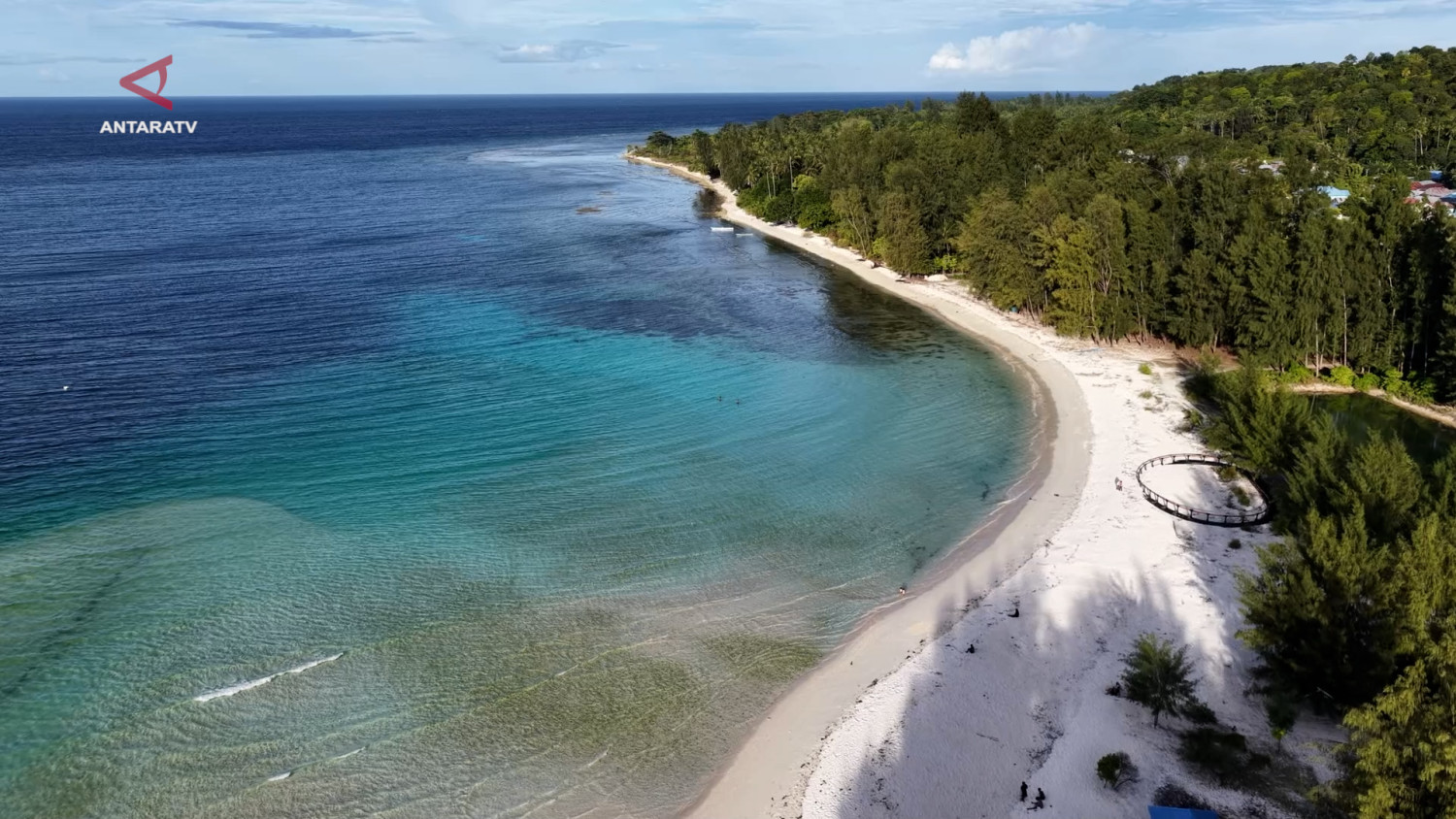 Pantai Baikolet tawarkan pesona wisata bahari Pulau Buru
