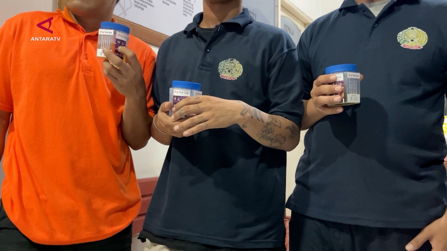 Cegah peredaran narkoba, warga binaan Rutan Palu jalani tes urine