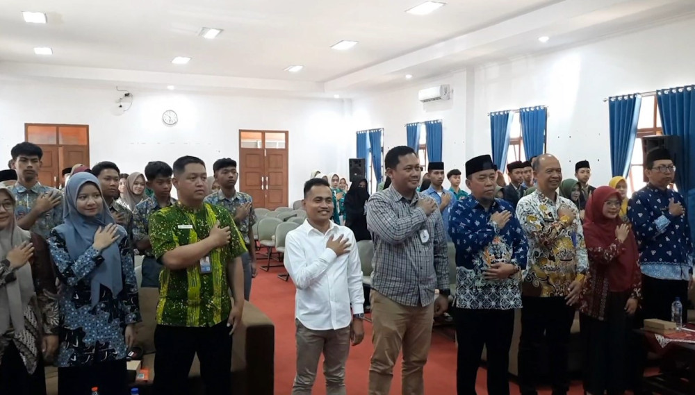 Kesbangpol edukasi pemilu ke pemilih pemula pelajar tingkat SMA